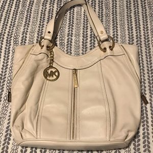 Michael Kors Moxley Leather Shoulder Bag |Vanilla